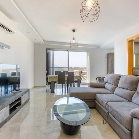 דירה Stunning 1br With Spacious Private Terrace By 360 Estates