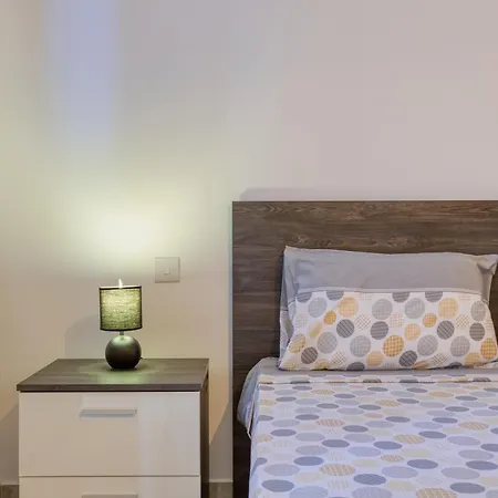 Lägenhet Stunning 1br With Spacious Private Terrace By 360 Estates Marsaskala