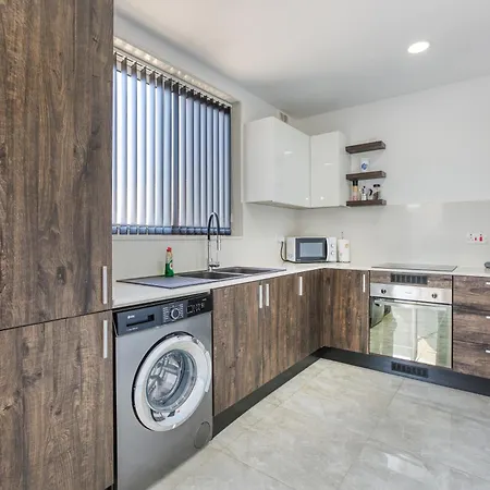 Stunning 1br With Spacious Private Terrace By 360 Estates Lägenhet *