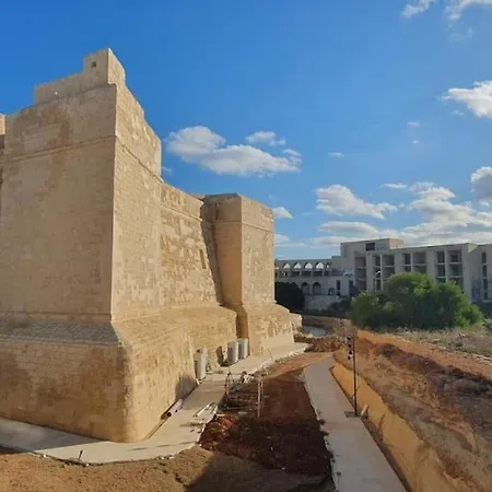 דירה Stunning 1br With Spacious Private Terrace By 360 Estates